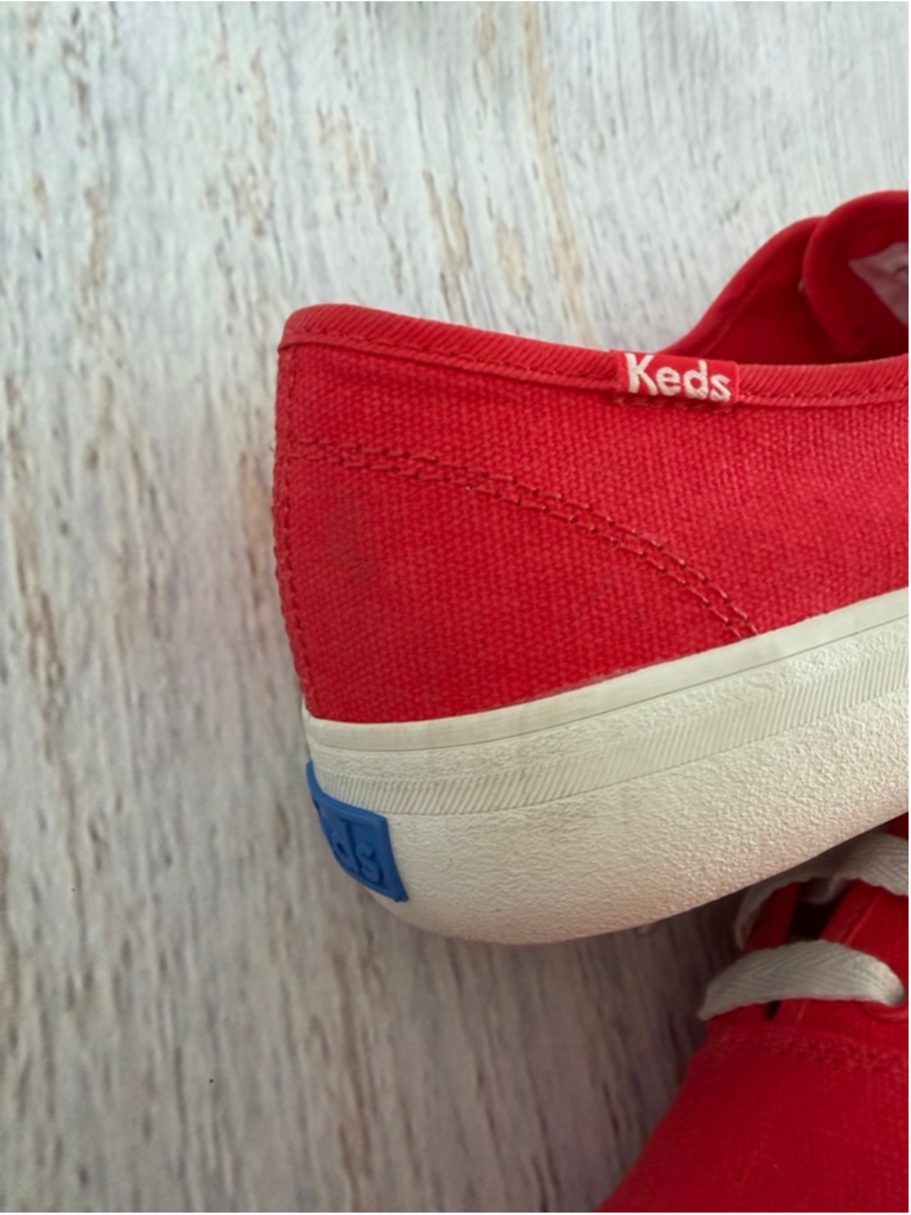 Women's Keds Coral Red Canvas Sneakers Size 6.5 with White Laces - Picture 6 of 9
